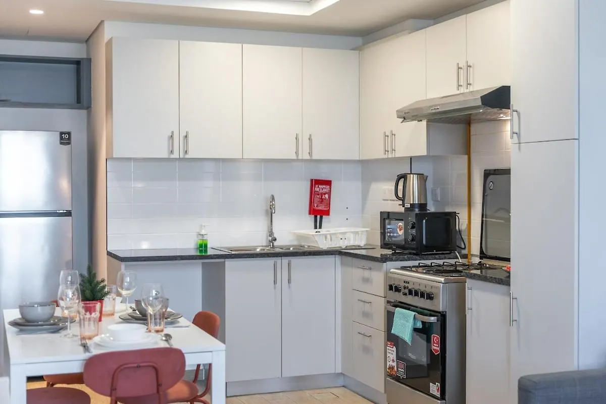 Peaceful 2-Bedroom Apartment In Jebel Ali Perfect For 6 Dubai 0*,