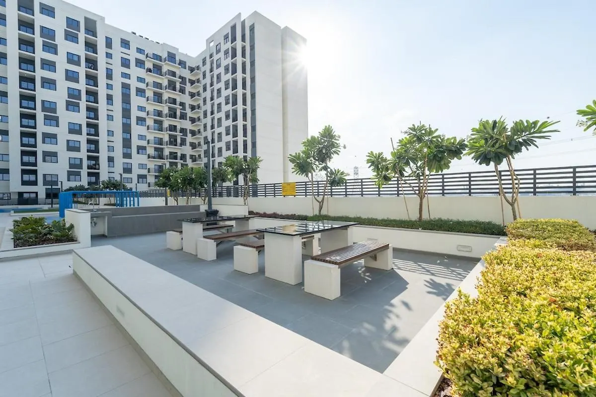 Peaceful 2-Bedroom Apartment In Jebel Ali Perfect For 6 Dubai